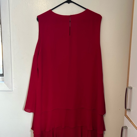 Ralph Lauren Elegant Red Wedding Dress - Picture 3 of 3